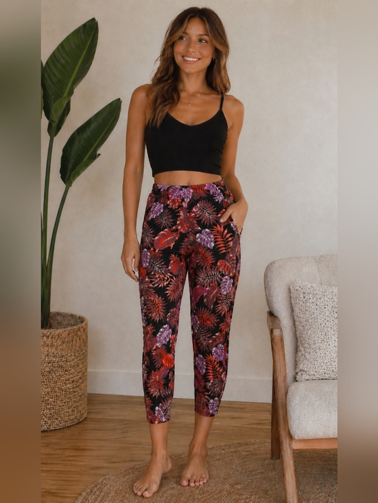 Melanie Lyne Pants - Melanie Lyne Tropical Leaf Print Straight Leg 3/4 Length Pull-On Pants
